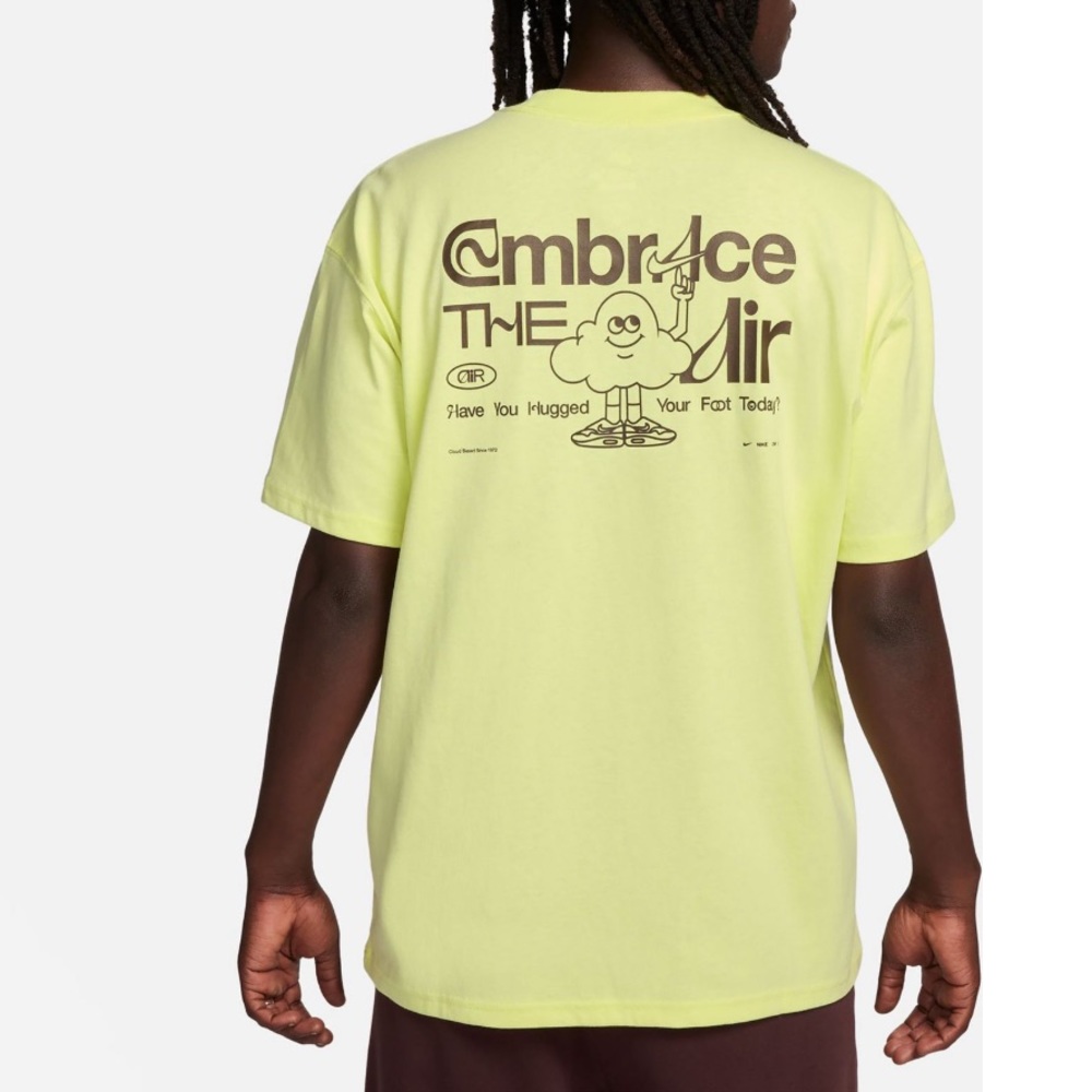 Nike Men’s Sportswear short sleeve shirt.